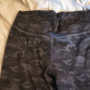 Fabketics Camouflage Leggings 3/4